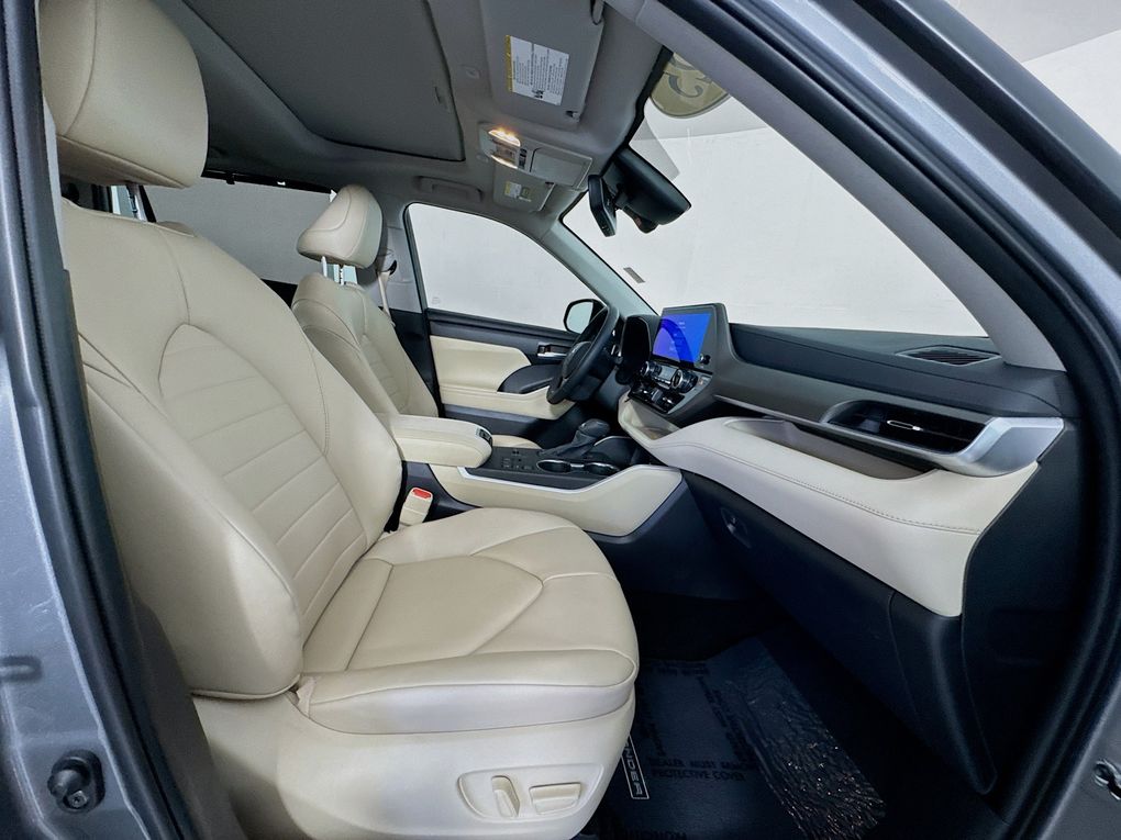 Used 2025 Toyota Highlander SUV