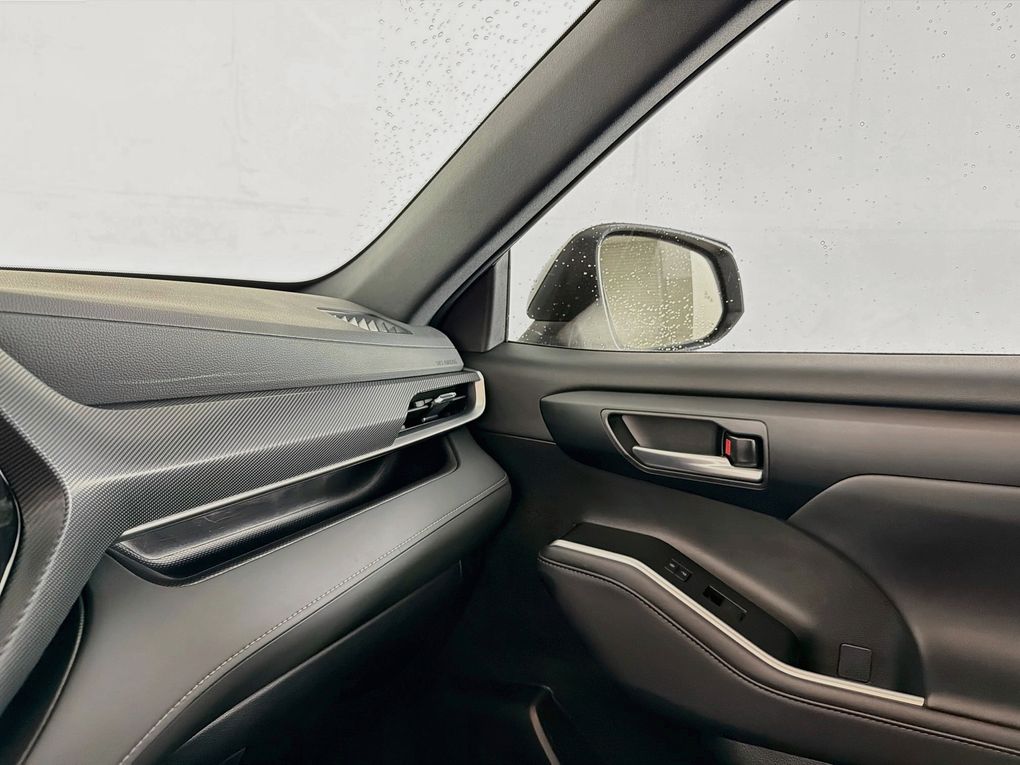 Used 2025 Toyota Highlander SUV
