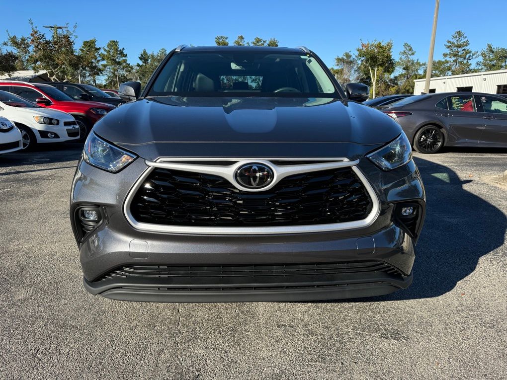 Used 2023 Toyota Highlander XLE with VIN 5TDKDRBH2PS518056 for sale in Saint Augustine, FL