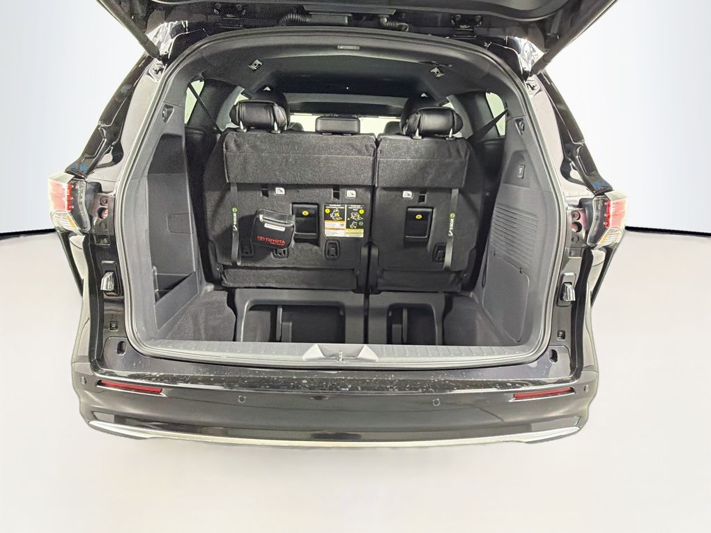 New 2026 Toyota Sienna Van