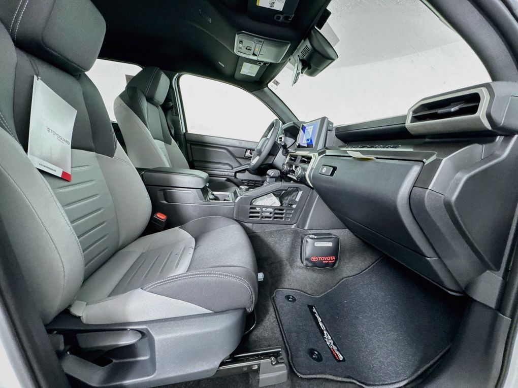 2025 Toyota Tacoma TRD Sport - Photo 10
