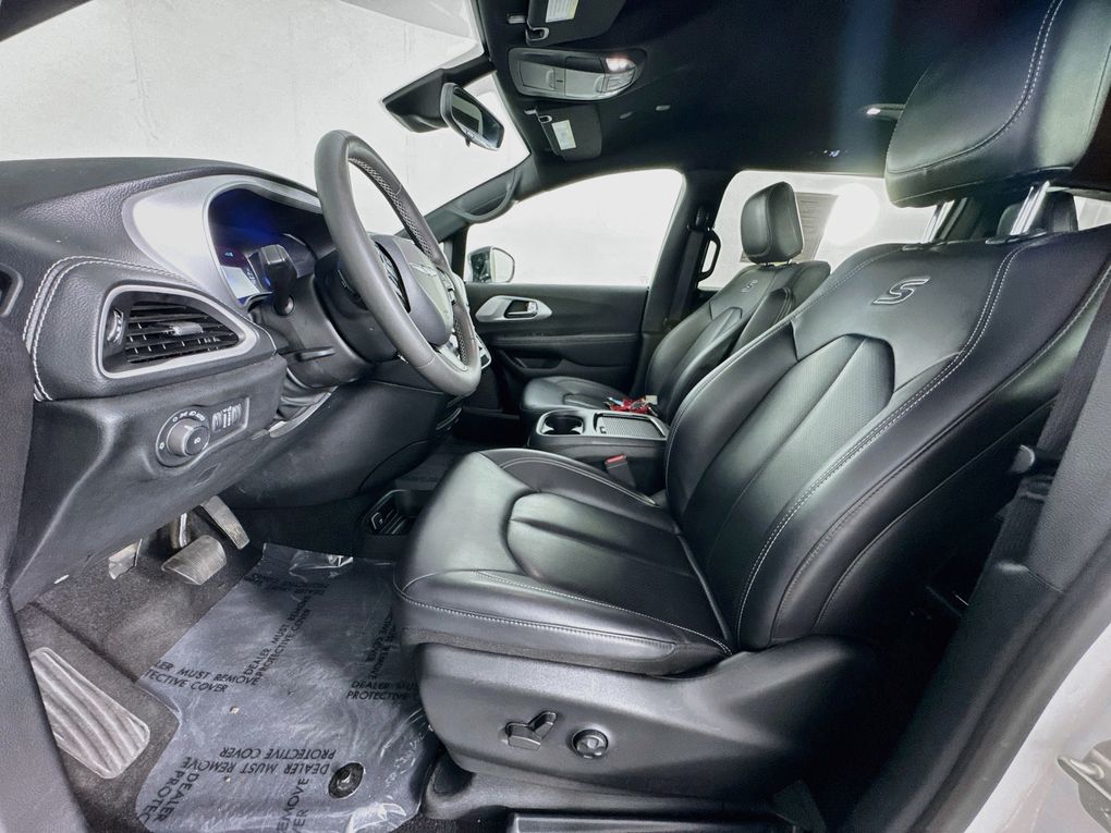 Used 2024 Chrysler Pacifica Hybrid Van