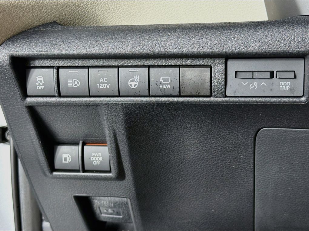 Used 2023 Toyota Sienna Van
