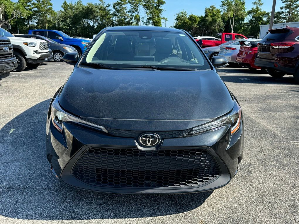 Used 2022 Toyota Corolla LE with VIN JTDEPMAE6NJ193985 for sale in Saint Augustine, FL