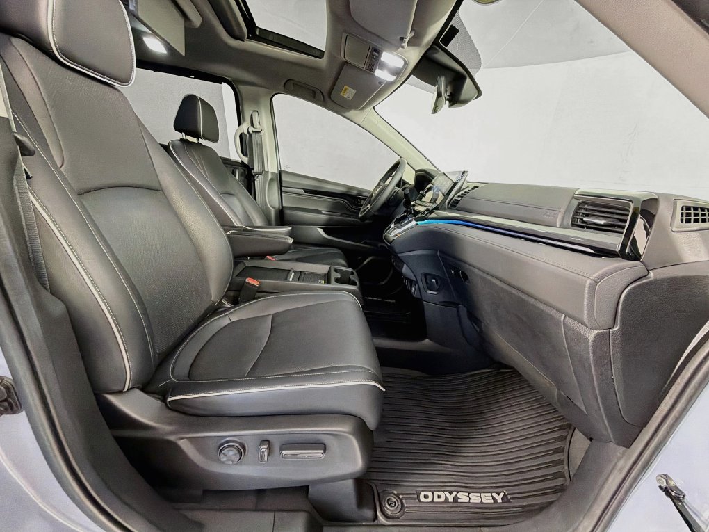 Used 2024 Honda Odyssey Van