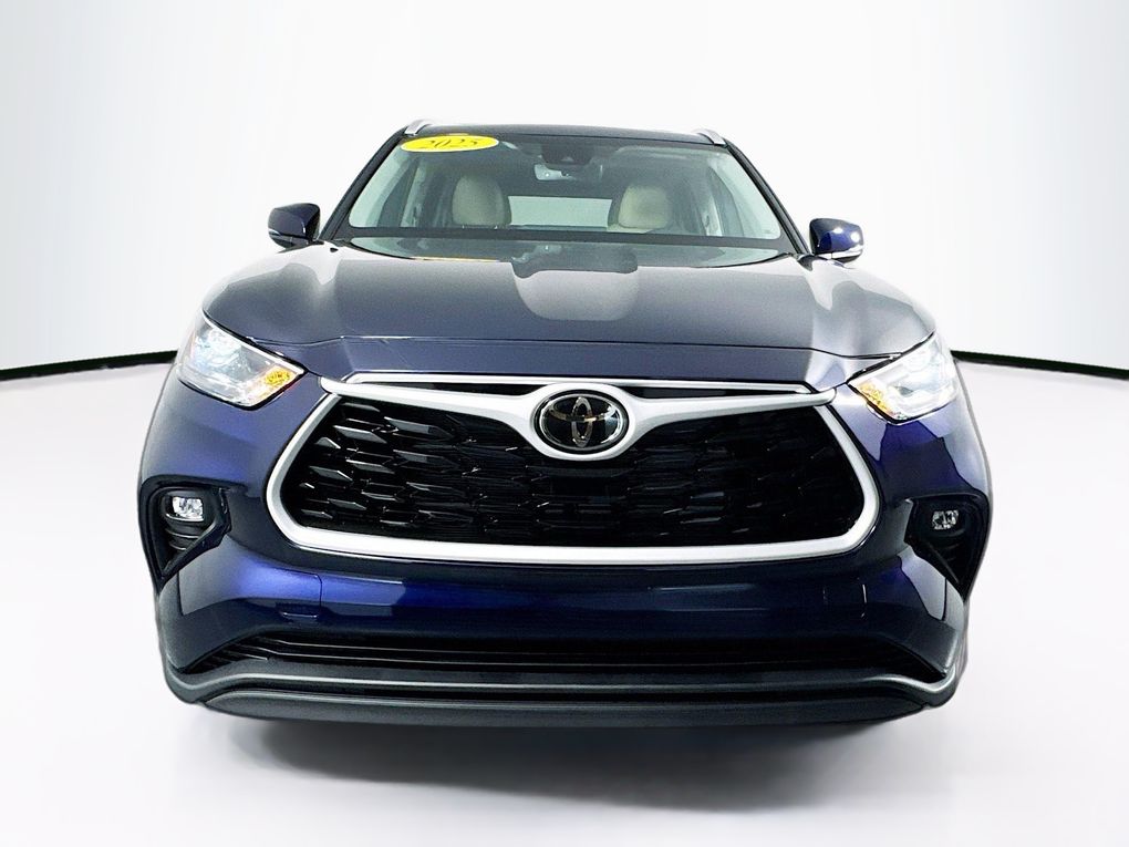 Used 2025 Toyota Highlander Hybrid SUV