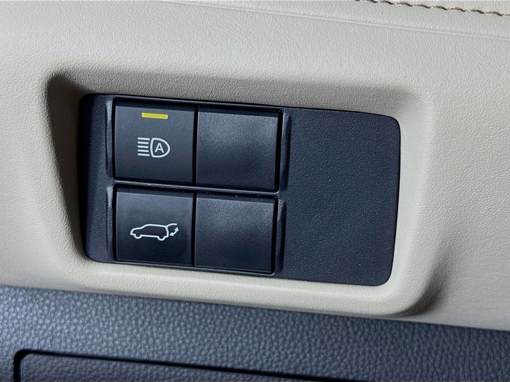 Used 2025 Toyota Highlander Hybrid SUV