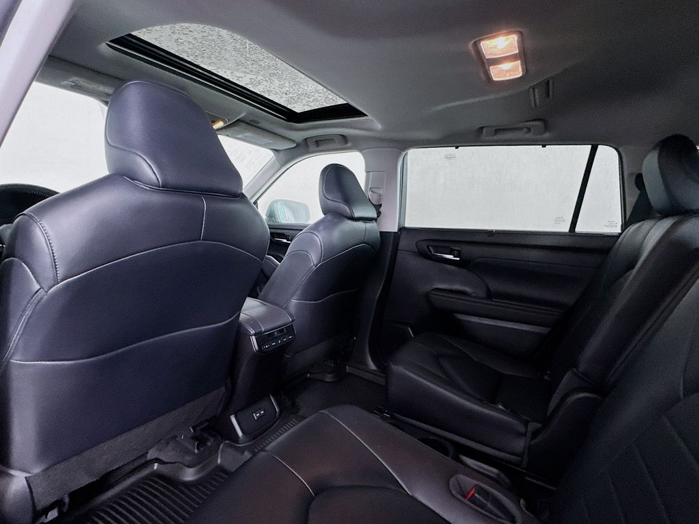 Used 2023 Toyota Highlander SUV