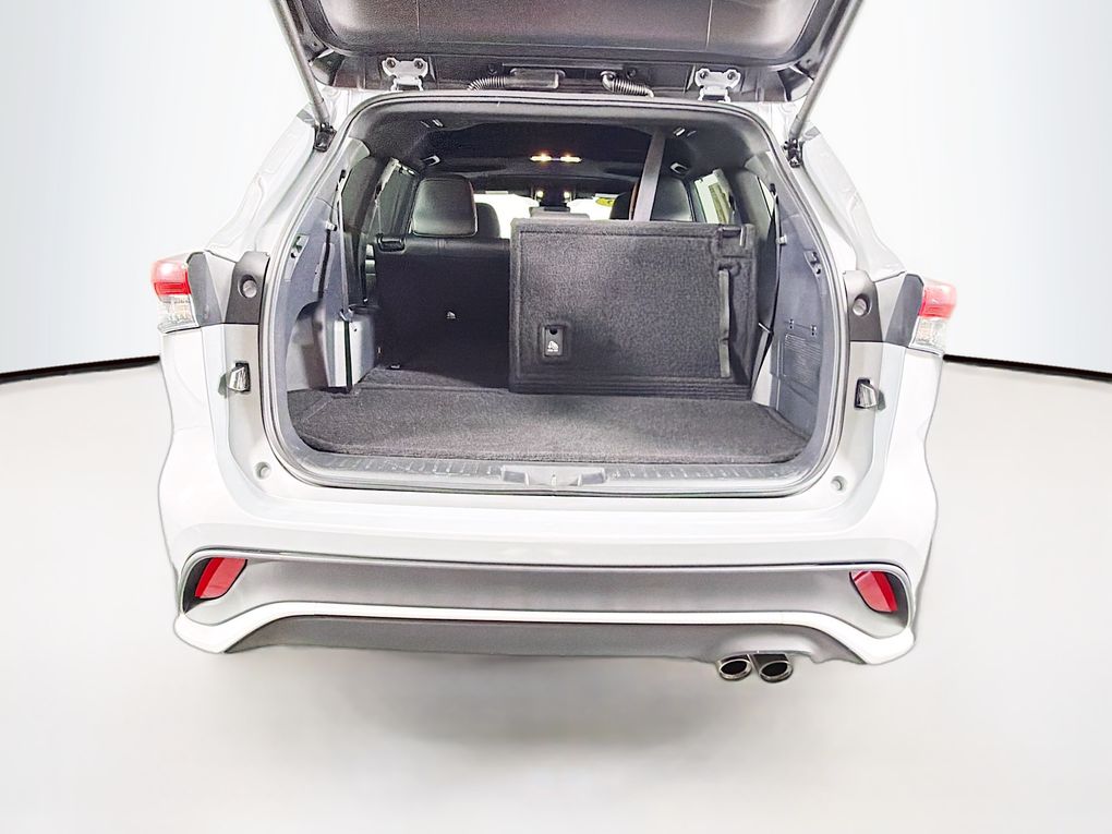 Used 2025 Toyota Highlander SUV