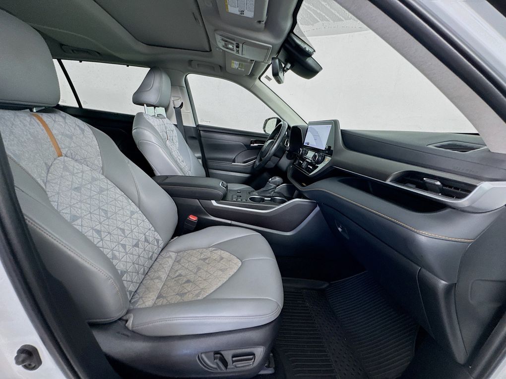 Used 2023 Toyota Highlander Hybrid SUV