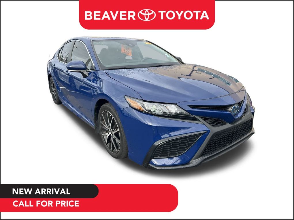 2023 Toyota Camry SE's photo