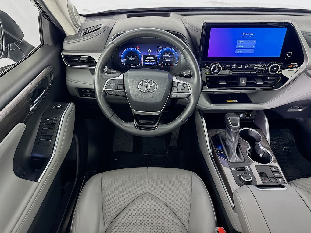 Used 2024 Toyota Highlander SUV