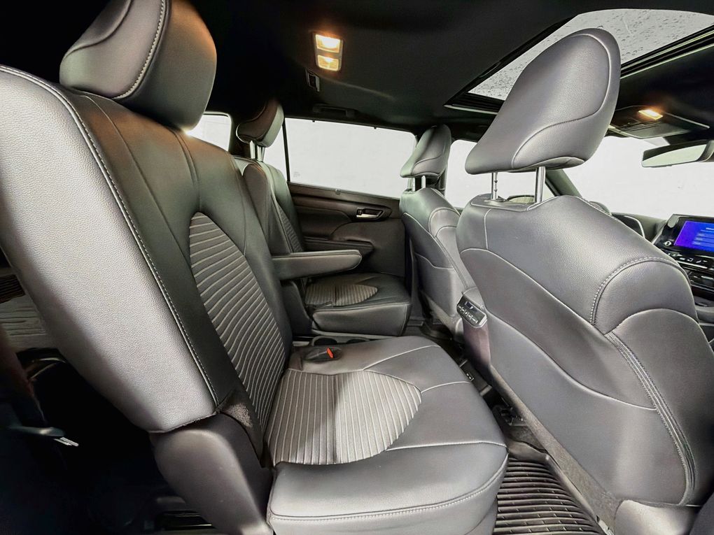 Used 2025 Toyota Highlander SUV