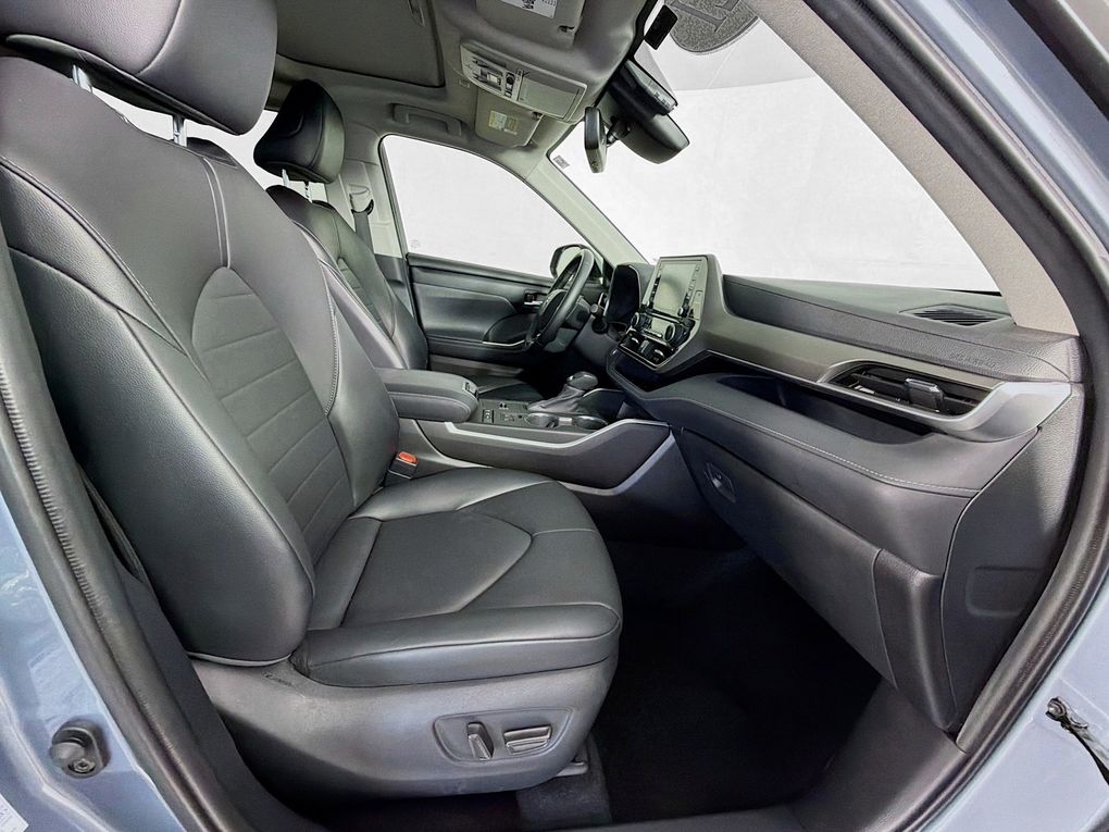 Used 2021 Toyota Highlander Hybrid SUV