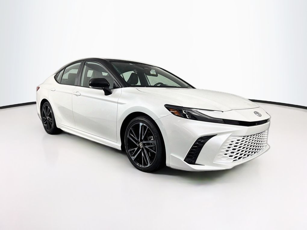 Wind Chill Pearl/Black 2025 Toyota Camry Sedan Front-Wheel Drive Continuously Variable Transmission