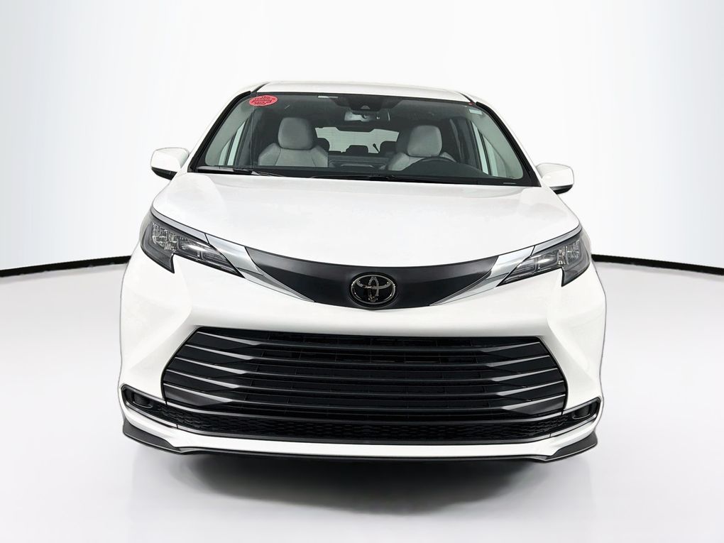 New 2026 Toyota Sienna Van