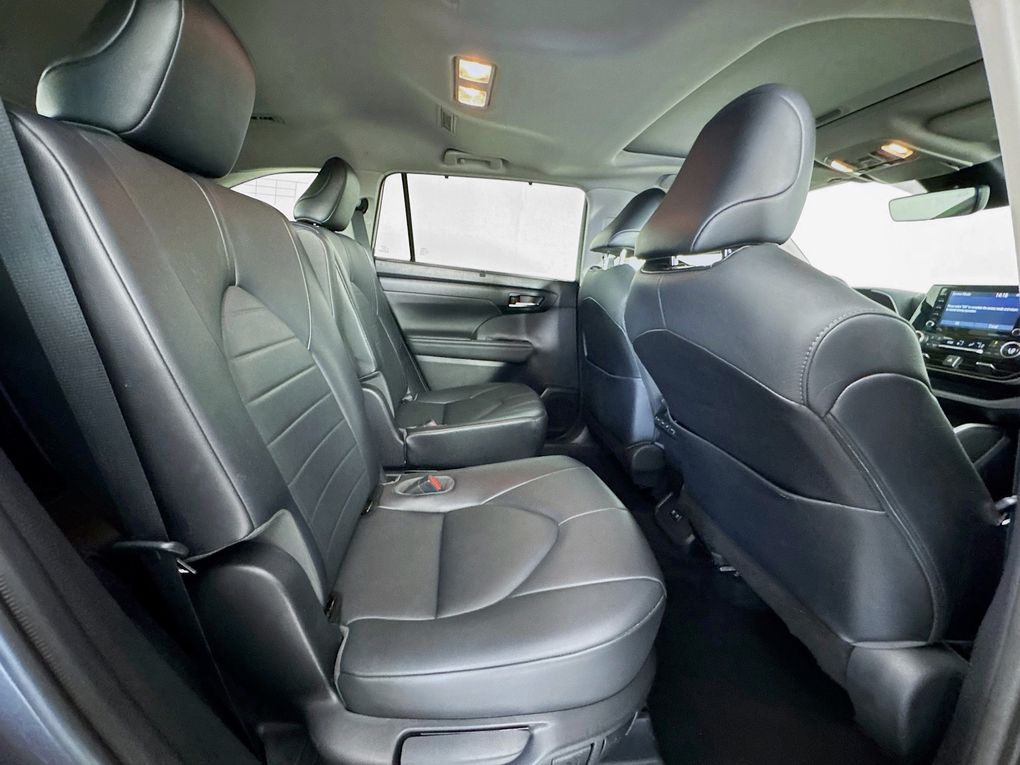 Used 2021 Toyota Highlander SUV