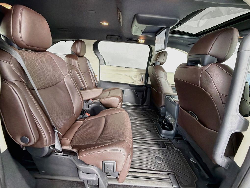 Used 2023 Toyota Sienna Van