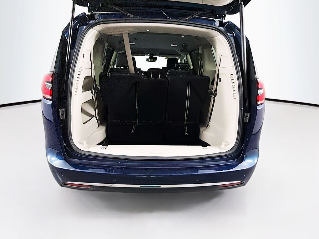 Used 2023 Chrysler Pacifica Van