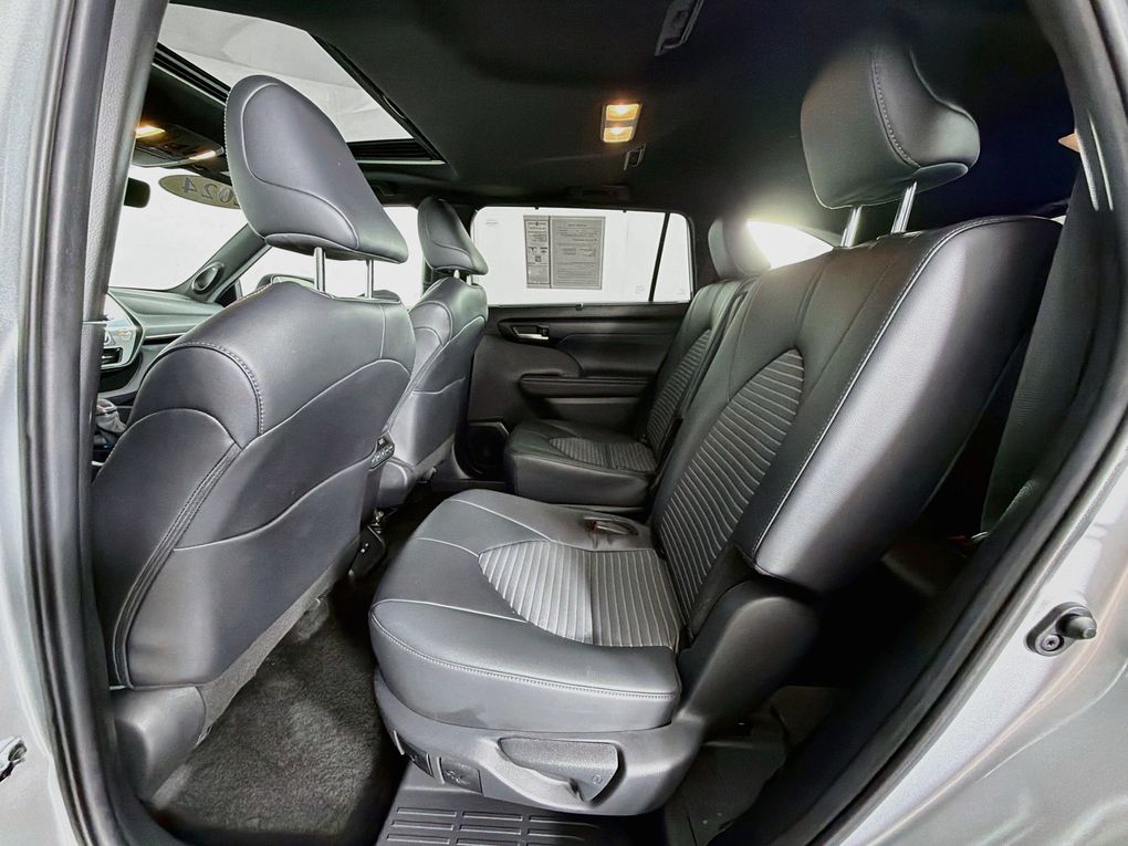 Used 2024 Toyota Highlander SUV