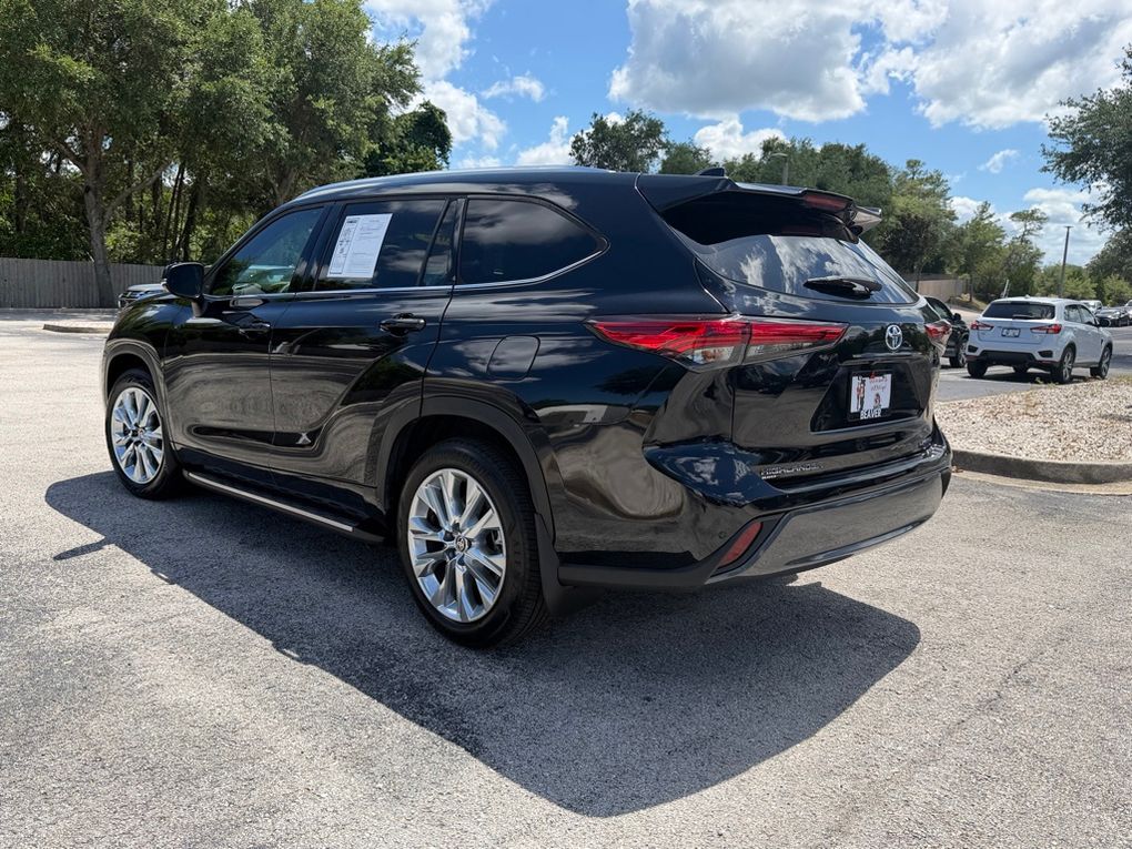 Used 2022 Toyota Highlander Hybrid SUV