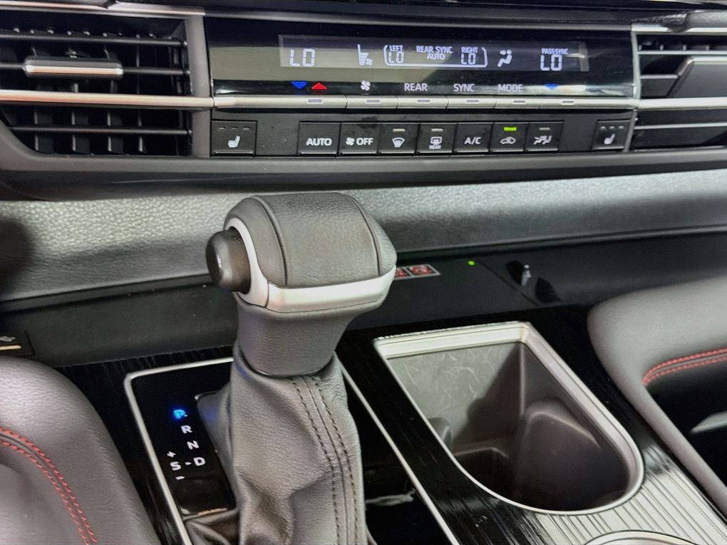 Used 2025 Toyota Sienna Van