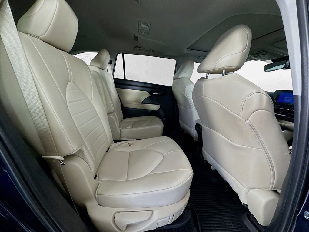 Used 2025 Toyota Highlander Hybrid SUV