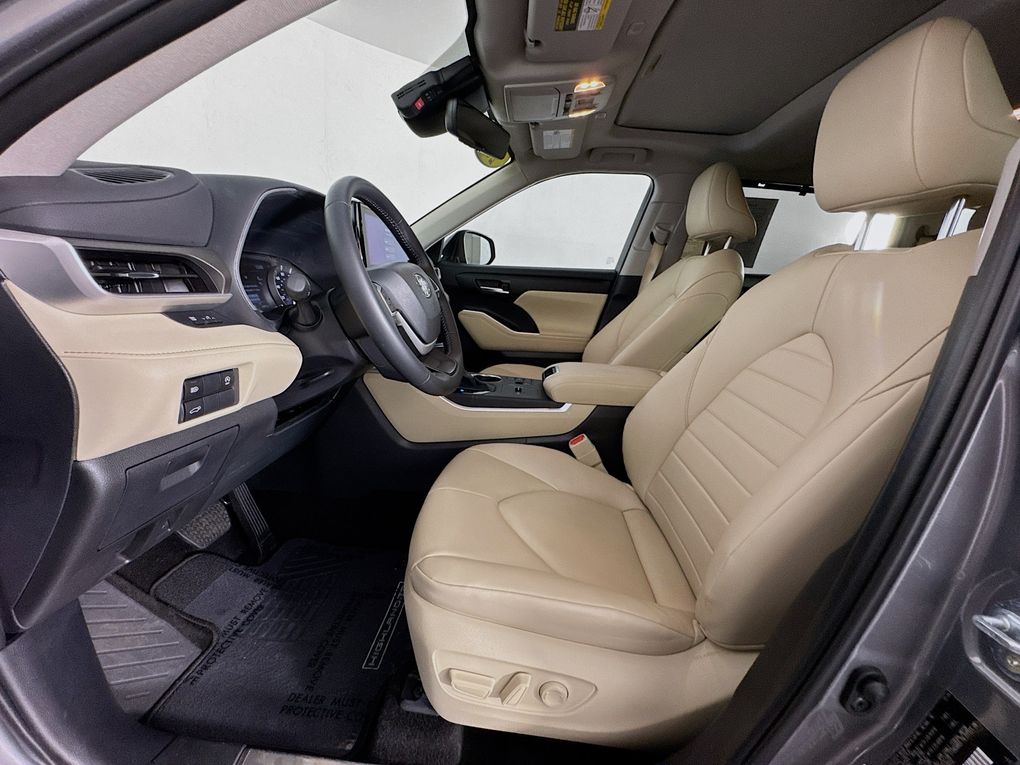 Used 2025 Toyota Highlander SUV