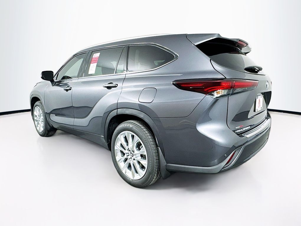 Used 2025 Toyota Highlander SUV