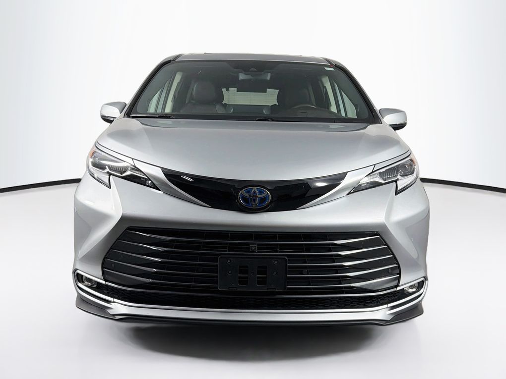 Used 2023 Toyota Sienna Van