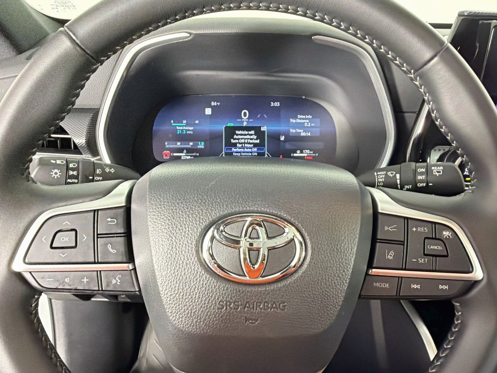 Used 2025 Toyota Highlander SUV