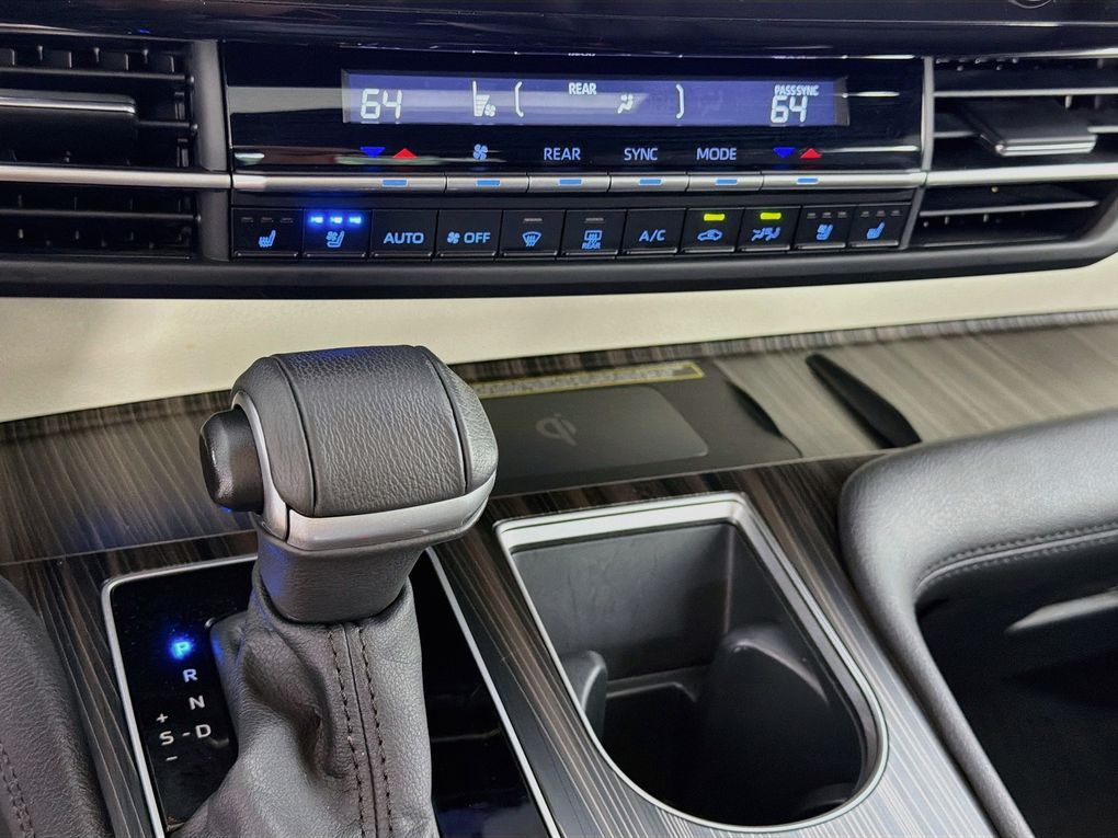 Used 2023 Toyota Sienna Van