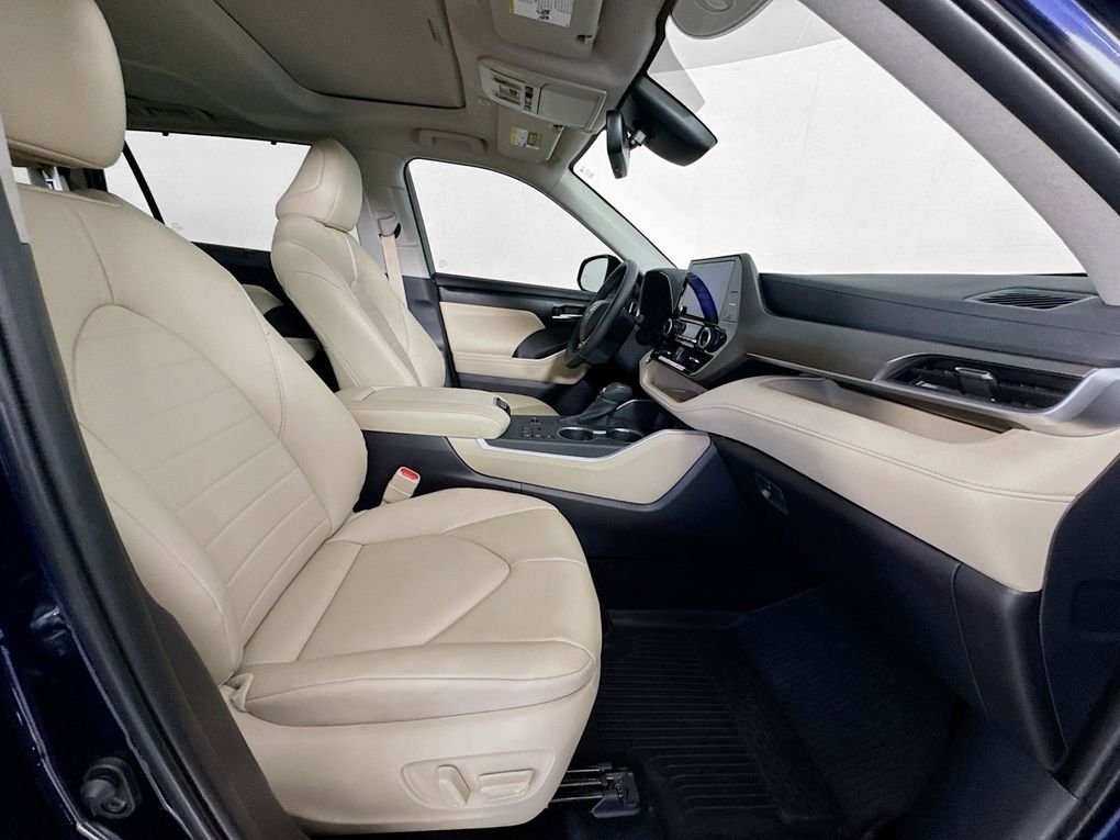 Used 2025 Toyota Highlander Hybrid SUV