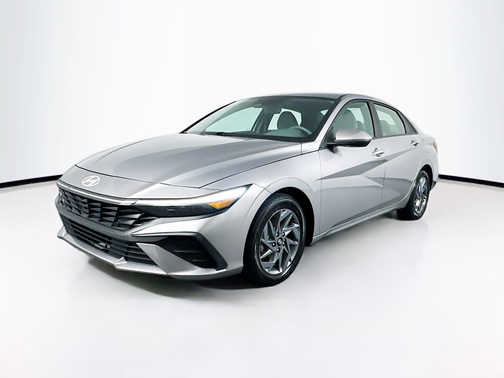 Used 2024 Hyundai Elantra Sedan