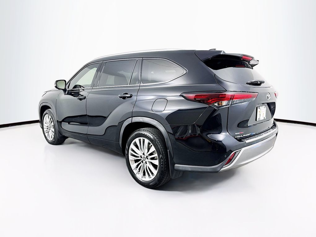 Used 2024 Toyota Highlander SUV