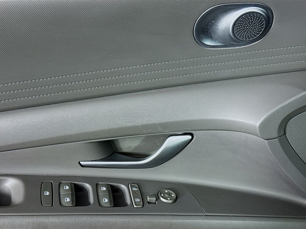 Used 2024 Hyundai Elantra Sedan
