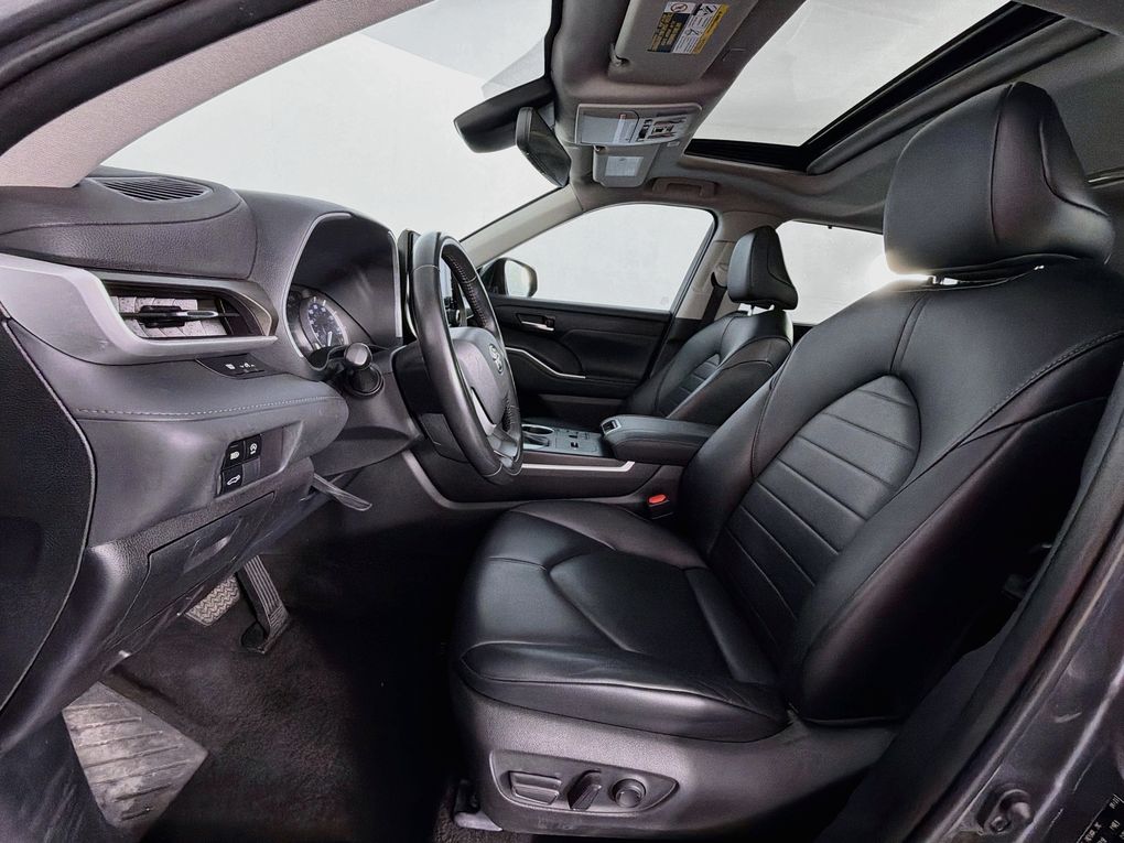 Used 2023 Toyota Highlander SUV