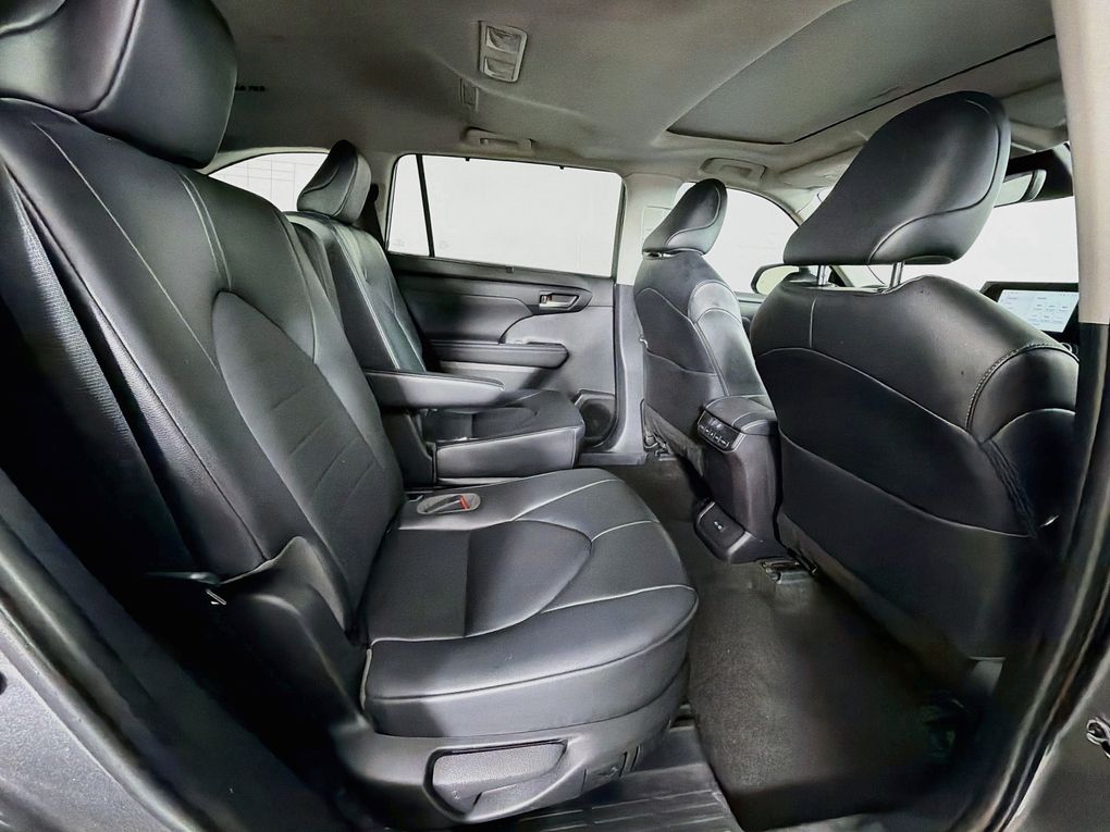 Used 2023 Toyota Highlander SUV