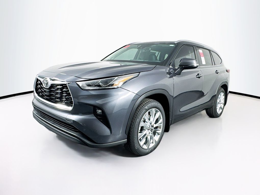 Used 2025 Toyota Highlander SUV