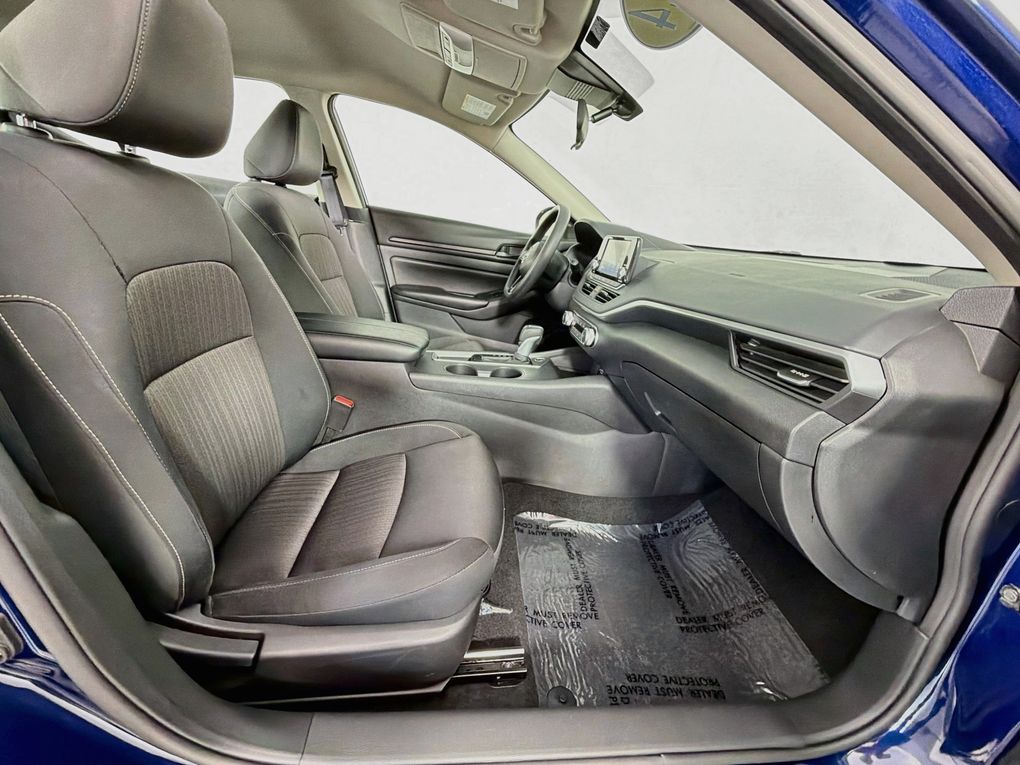 Used 2024 Nissan Altima Sedan