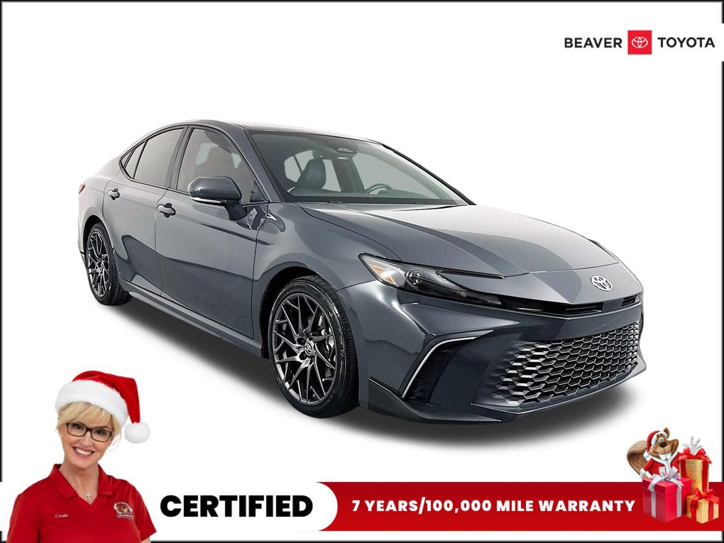 2025 Toyota Camry SE's photo