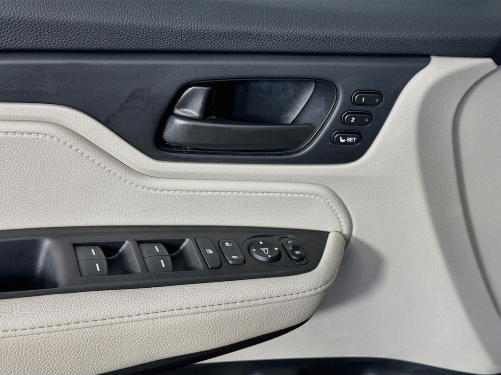 Used 2025 Honda Odyssey Van