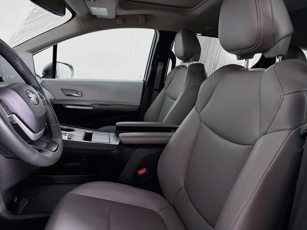 Used 2025 Toyota Sienna Van
