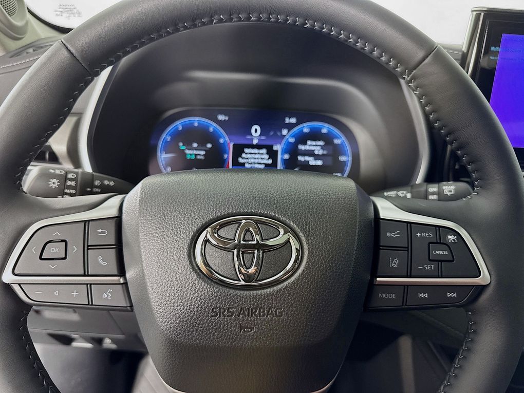Used 2025 Toyota Highlander SUV
