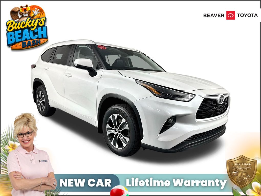 White (Wind Chill Pearl) 2026 Toyota Highlander XLE AWD SUV / Crossover All-Wheel Drive 8-Speed Automatic