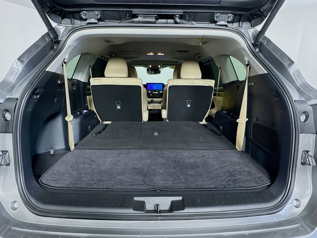 Used 2025 Toyota Highlander SUV