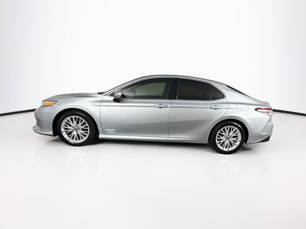 Used 2018 Toyota Camry Hybrid Sedan