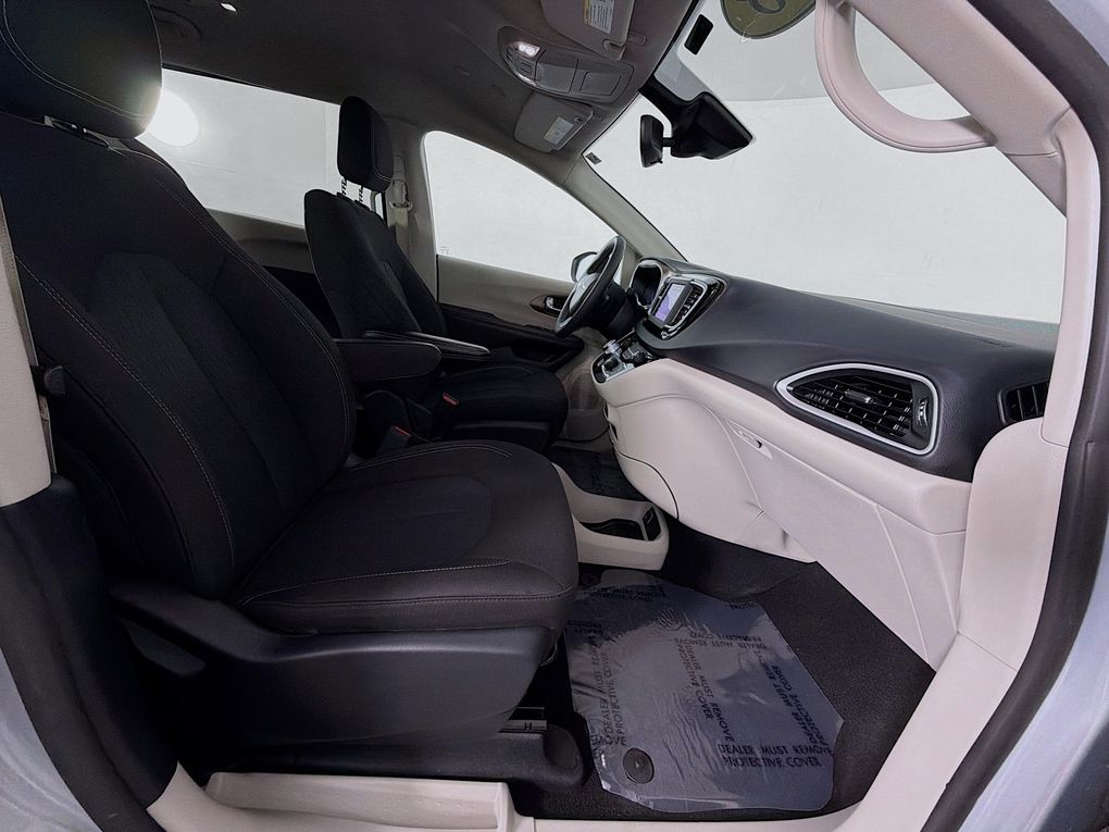 Used 2023 Chrysler Voyager Van