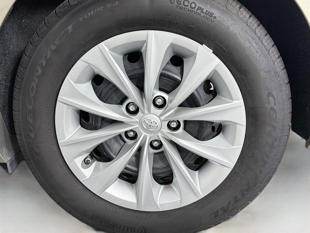 Used 2017 Toyota Camry Sedan
