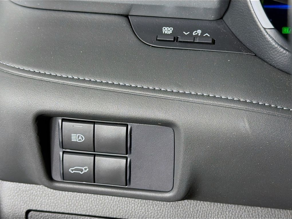 Used 2021 Toyota Highlander Hybrid SUV